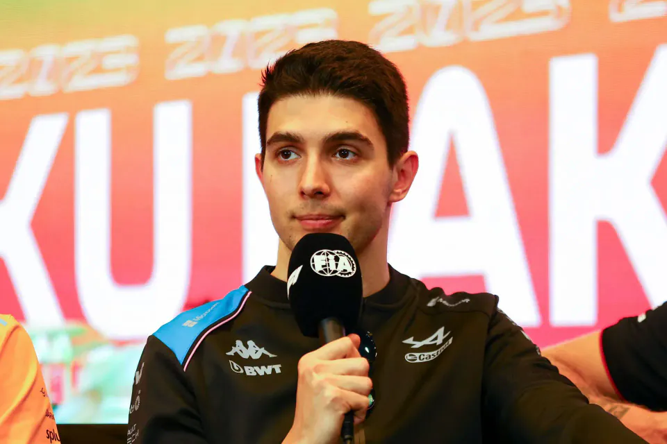 Esteban Ocon Hakkında FIA Soruşturması: Basın Toplantısına Geç Kalmanın Bedeli görseli