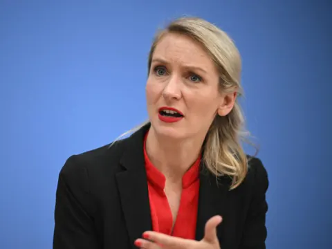 Katharina Dröge: Merz'in Göç Sertleşmesine Karşı Yeşiller'in Meclis'teki Ana İtiraz Sesı