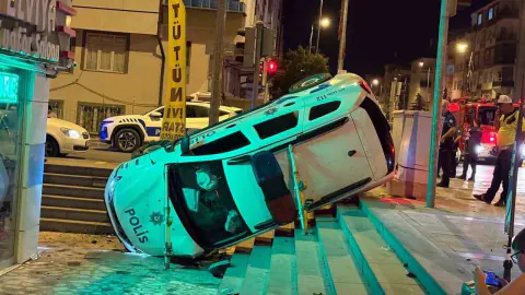 Kayseri'de polis aracıyla otomobil çarpıştı: 3 yaralı