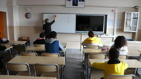 MEB'de Okul Müdürlüğü Atamaları: 2026 Kriterleri ve Liyakat Tartışmaları