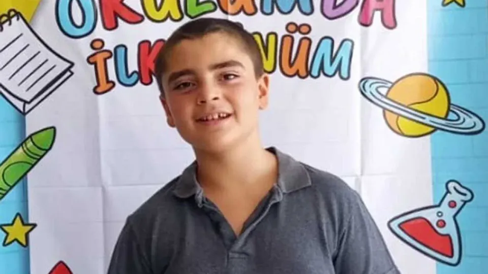 Çorum'da kaybolan özel eğitim öğrencisi Ayaz Efe 10 saat sonra sağlıkta bulundu görseli