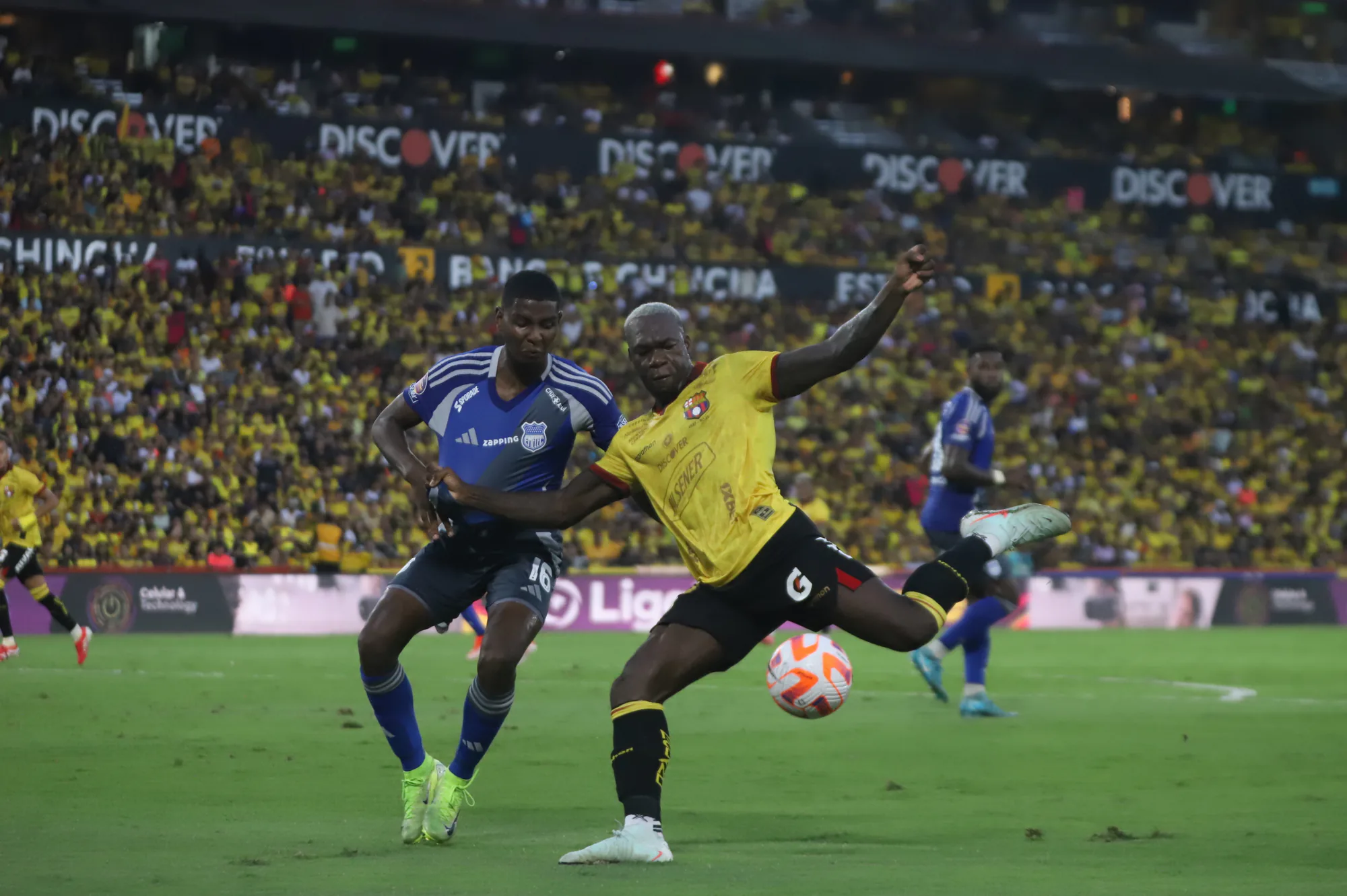 Guayaquil'de Dev Randevu: Emelec ve Barcelona SC Karşı Karşıya Guayaquil'de Dev Randevu: Emelec ve Barcelona SC Karşı Karşıya