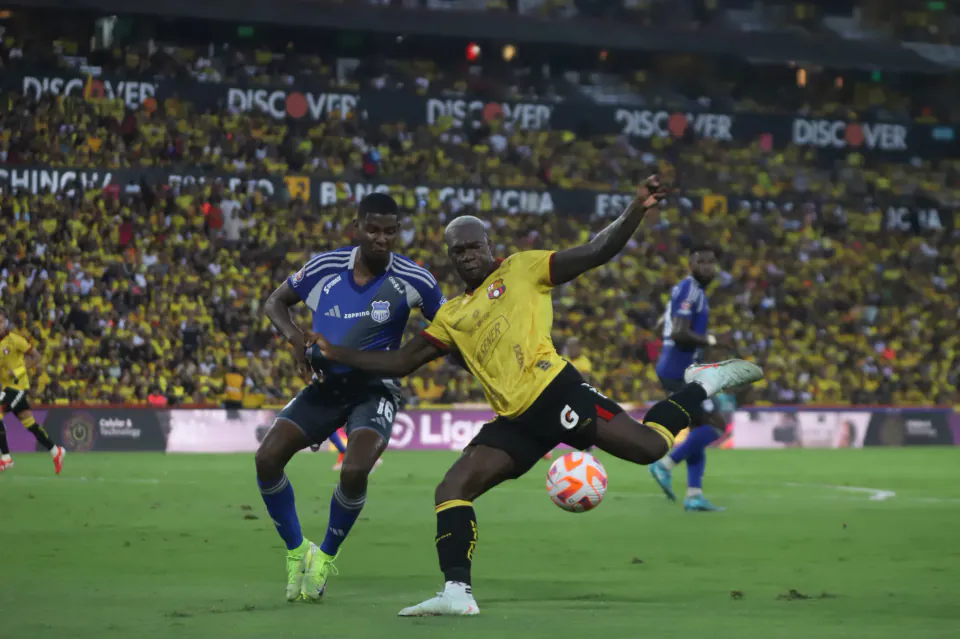 Guayaquil'de Dev Randevu: Emelec ve Barcelona SC Karşı Karşıya görseli