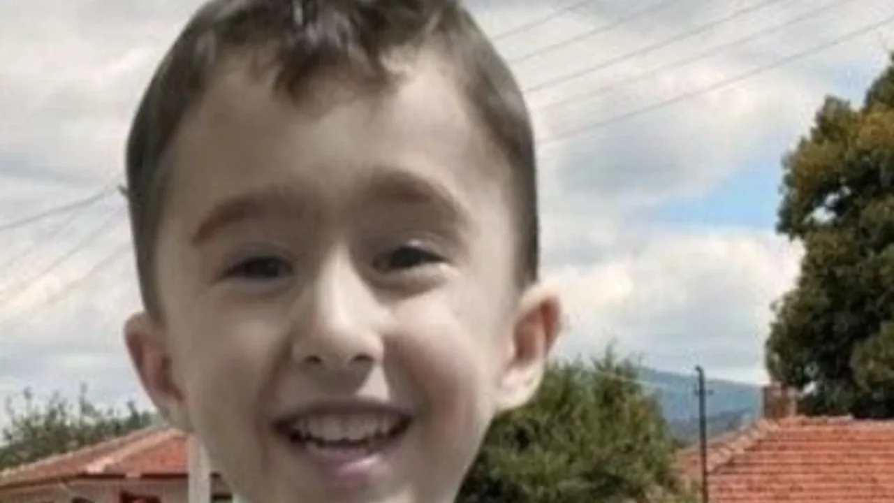 Mardin'deki Kazada Yaşamını Yitiren Yusuf Eymen Bayık Toprağa Verildi Mardin'deki Kazada Yaşamını Yitiren Yusuf Eymen Bayık Toprağa Verildi