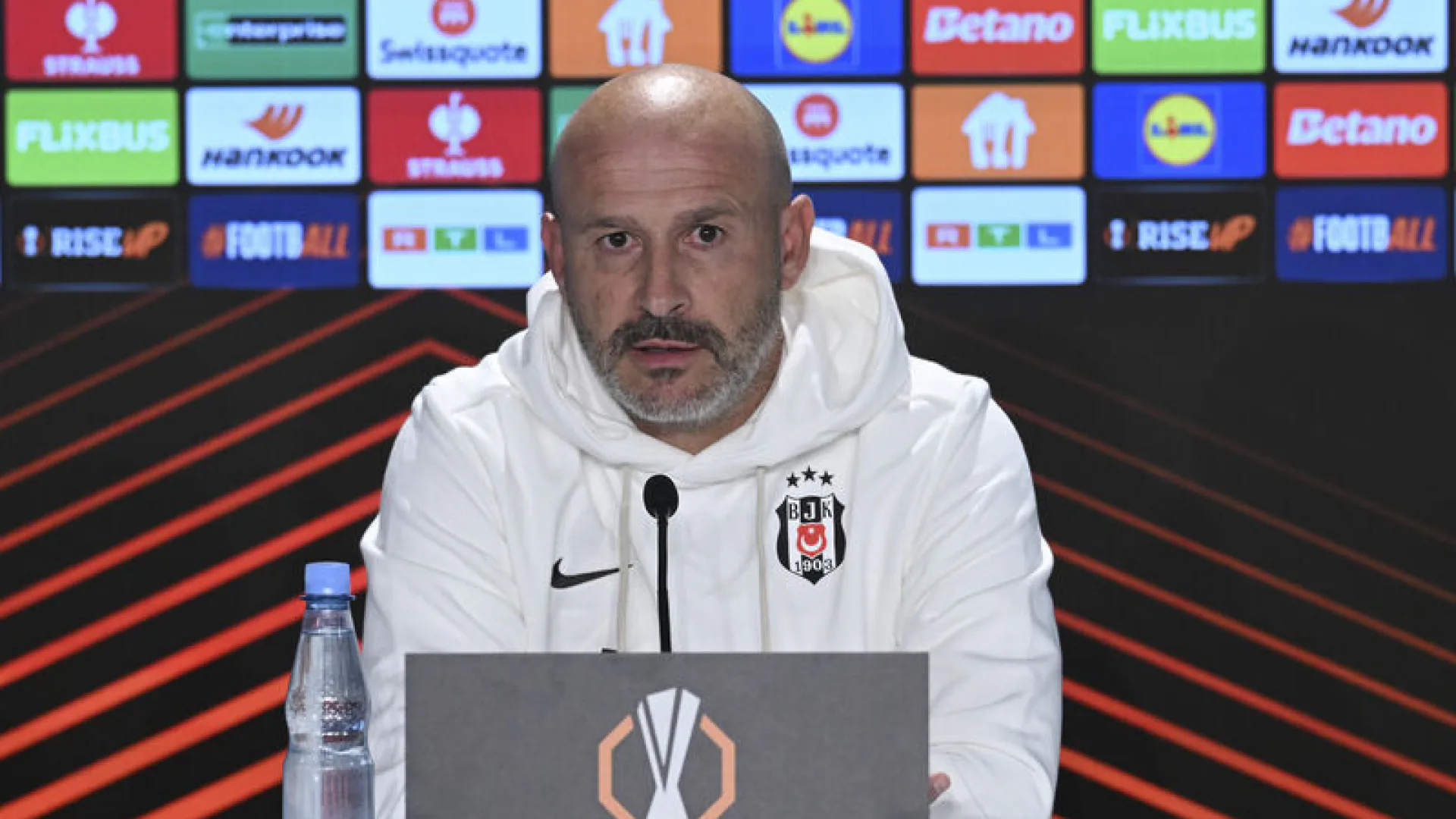 Beşiktaş'ta Vlahovic şoku: Hoffenheim deplasmanında golcü yok, Italiano 'Gruptan çıkmak odaklıyız' dedi