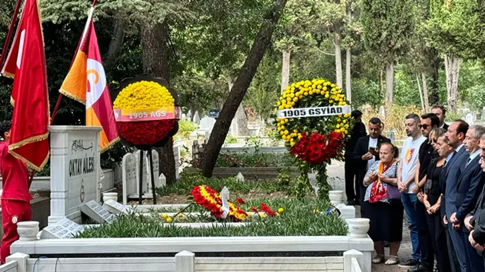 Galatasaray'da Metin Oktay'anma: 35. ölüm yıldönümünde "Taçsız Kral" anıldı görseli