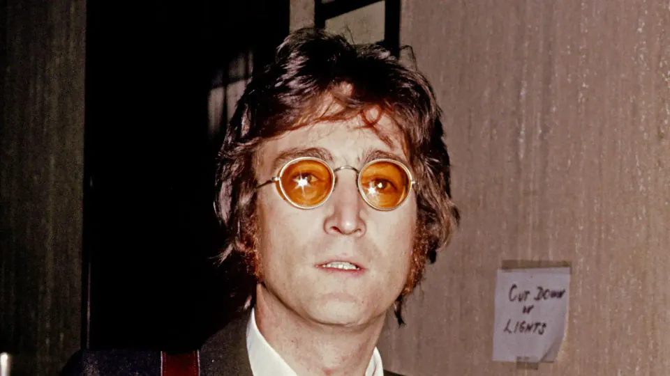 Sahne ışıklarında hayatını kaybeden ünlüler: John Lennon'dan Owen Hart'a trajik final görseli