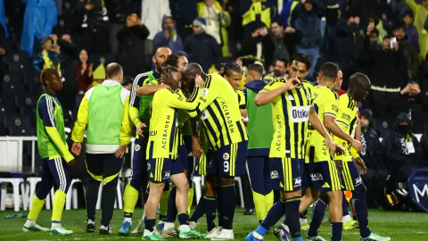 Fenerbahçe Alanyaspor'u zorladı, VAR tartışmaları gölgeledi: 2-1
