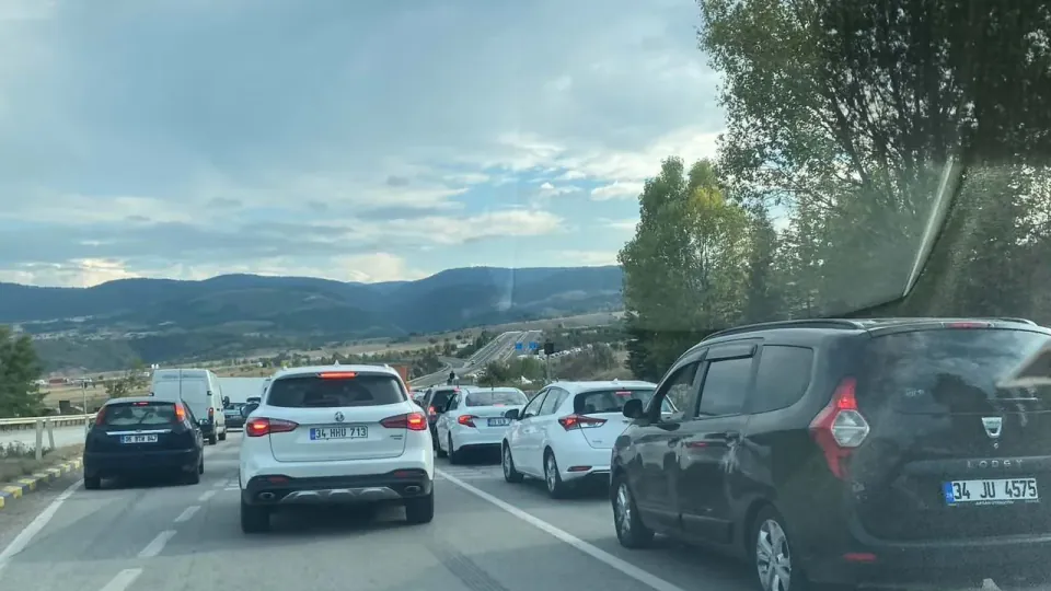 Karabük Eskipazar Kemikli Rampaları'nda Yol Bakımı: Tek Şerit Trafik Yoğunluğa Yol Açtı görseli