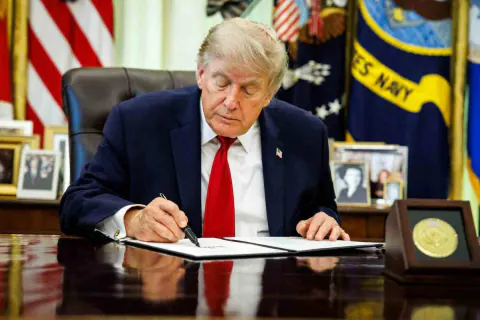 Trump'tan Yüksek Mahkeme'ye Seçim Hamlesi: Vatandaşlık Listeleri Tartışması