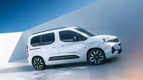 Opel Combo Bursa'da Üretilecek: Tofaş Fabrikası Yeni Döneme Başlıyor