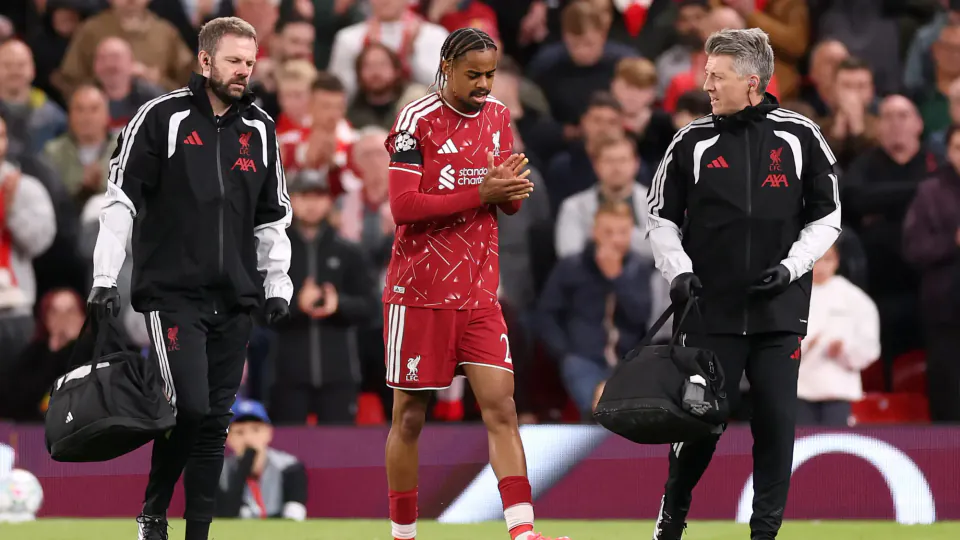 Liverpool'un 123 Milyonluk Yıldızı Barcola Sakatlandı: İraola Süreç İçin "Erken" Dedi görseli