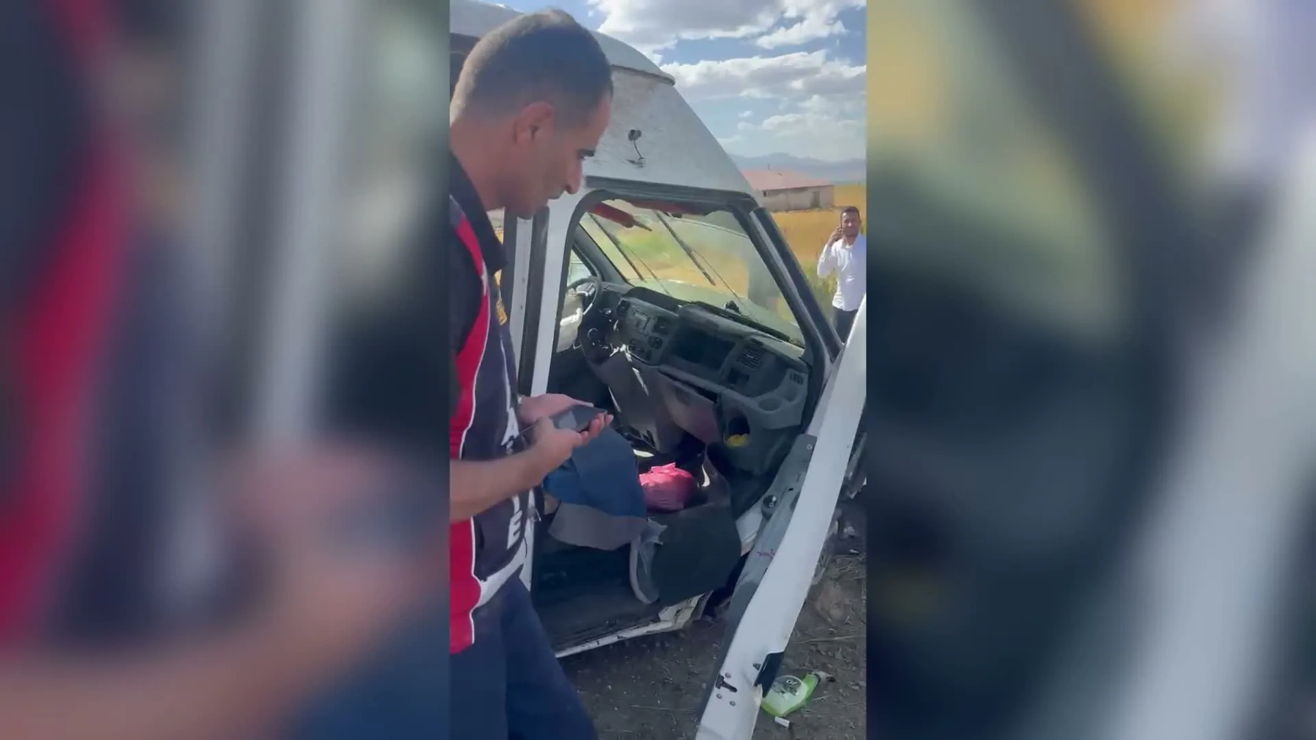 Yüksekova'da minibüs kazası: 20 yaşındaki Hacer Özcanan hayatını kaybetti Yüksekova'da minibüs kazası: 20 yaşındaki Hacer Özcanan hayatını kaybetti