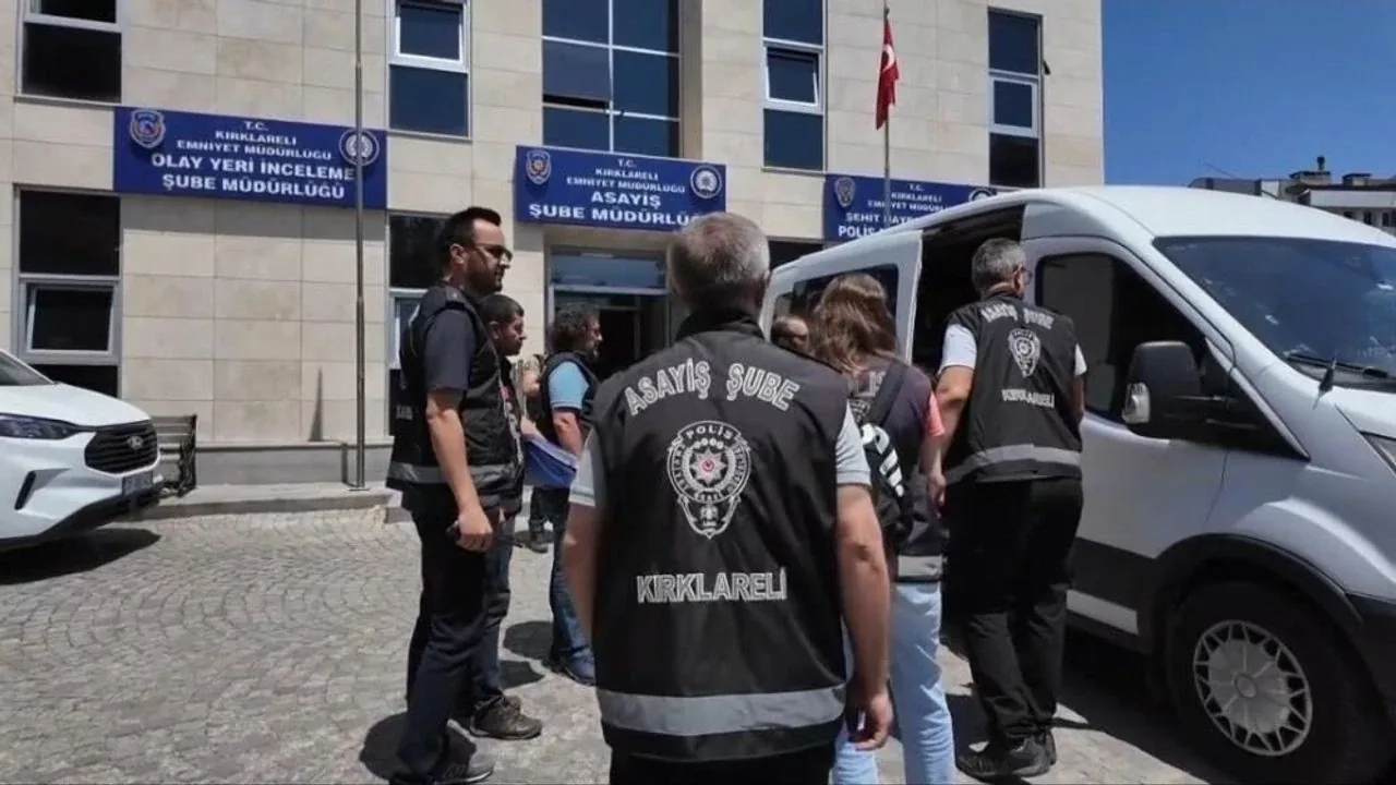 11 İlde Şase Numarası Operasyonu: 42 Gözaltı 11 İlde Şase Numarası Operasyonu: 42 Gözaltı