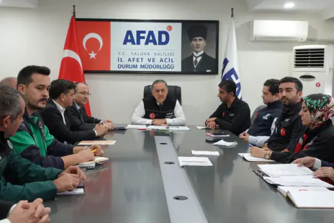 Yalova'da sel felaketi: 101 ihbar, 28 kişi tahliye edildi, 3 mahsur kurtarılıyor