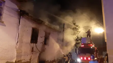 Karaman Abbas Mahallesi'nde Metruk Binada Korkutan Yangın