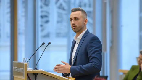 Sachsen-Anhalt'ta Siyasi Deprem: AfD ve CDU Rekabeti Kızışıyor