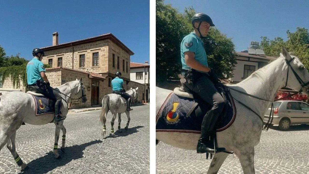 Harput'un Tarihi Sokaklarında Atlı Jandarma Devriyesi Harput'un Tarihi Sokaklarında Atlı Jandarma Devriyesi