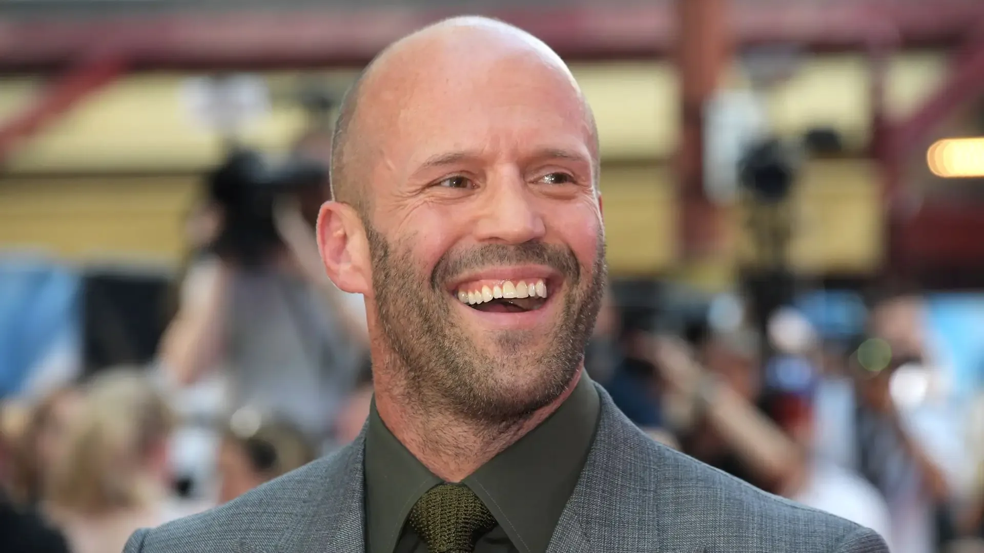 Jason Statham'dan Nadir Aile Karesi: Çocuklarıyla Lüks Yat Tatili Jason Statham'dan Nadir Aile Karesi: Çocuklarıyla Lüks Yat Tatili