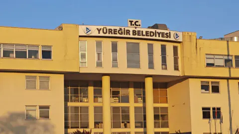 Yüreğir'de Başkan Vekilliği Seçimi İptal: Koltuk AK Partili Tarık Özünal'a Geçti