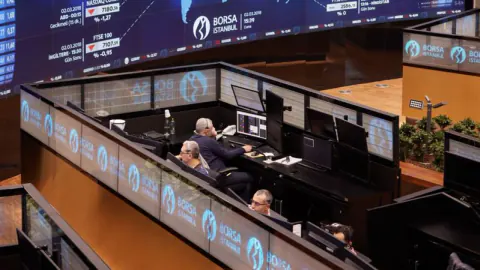 BIST 100 %5 düştü, 13 bin 195'te: Pusula fon paniği piyasayı salladı