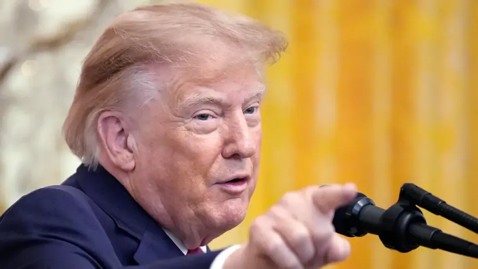 Trump Avrupa'ya diesel rezervlerini açmak için baskı kuruyor: "Aksi takdirde ihracat durdururuz" görseli