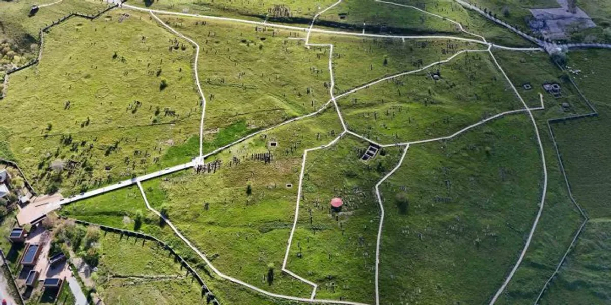 UNESCO Mirası Ahlat Selçuklu Meydan Mezarlığı'nın Görkemli Görüntüleri UNESCO Mirası Ahlat Selçuklu Meydan Mezarlığı'nın Görkemli Görüntüleri
