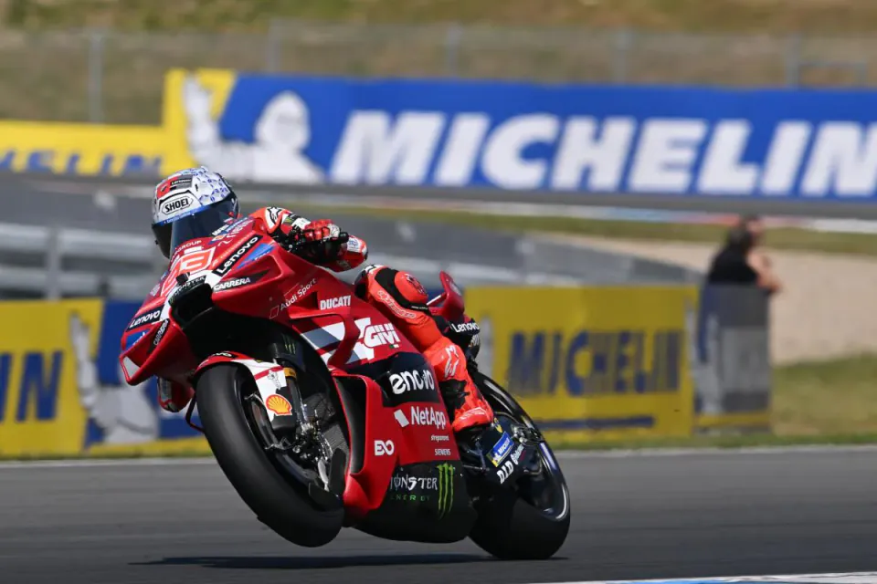 Marc Marquez Çekya GP'sinde Zafere Uzandı: Şampiyonluk Yarışı Kızışıyor görseli