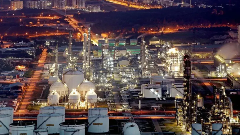Türkiye'nin Petrokimya Hamlesinde Şok Karar: 25 Milyar Dolarlık İthalat Riski görseli