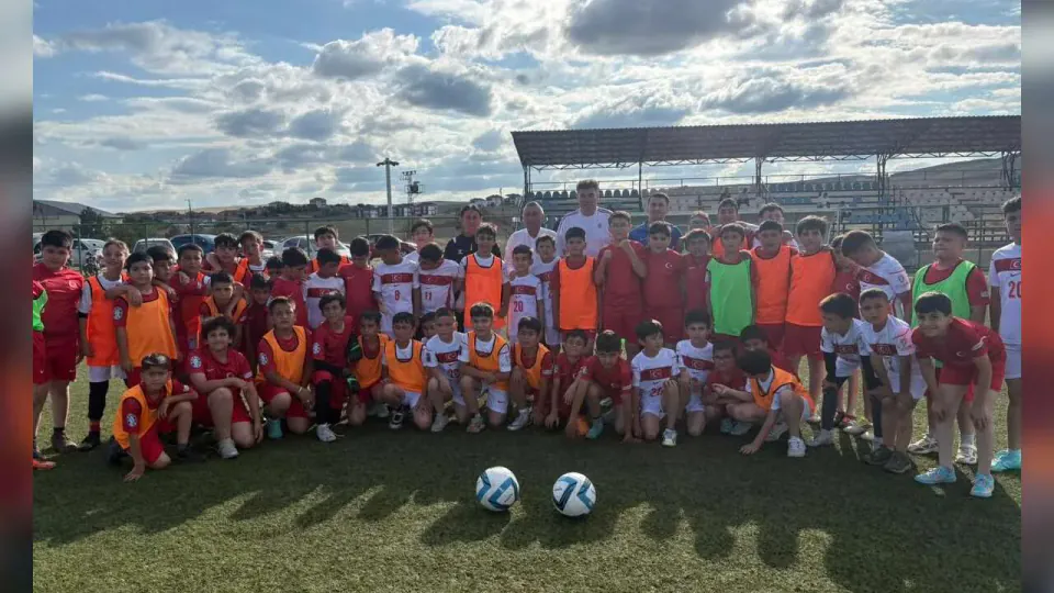 Şefaatli Belediyesi Yaz Futbol Okulu kapılarını açtı görseli