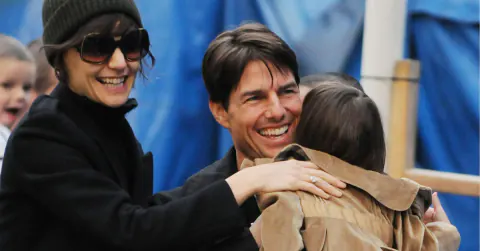 Suri Cruise Babası Tom Cruise'un Soyadını Yasal Olarak Bıraktı