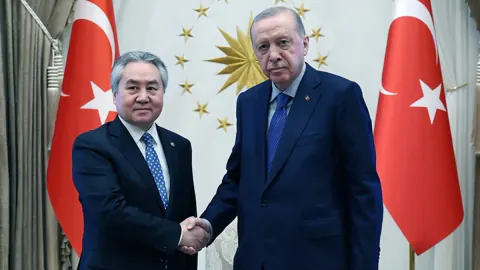 Cumhurbaşkanı Erdoğan, Kırgızistan Bakanı Ceenbek Kulubayev'i Kabul Etti