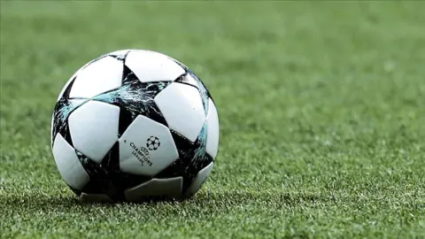 Fenerbahçe - Gornik Zabrze Maçı Hangi Kanalda? Şampiyonlar Ligi Yolunda Kritik Viraj