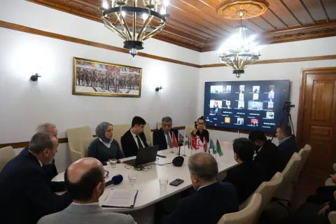 Rusya ve Türkmenistan Arasında Volgograd Köprüsü: Eğitim ve Ticaret