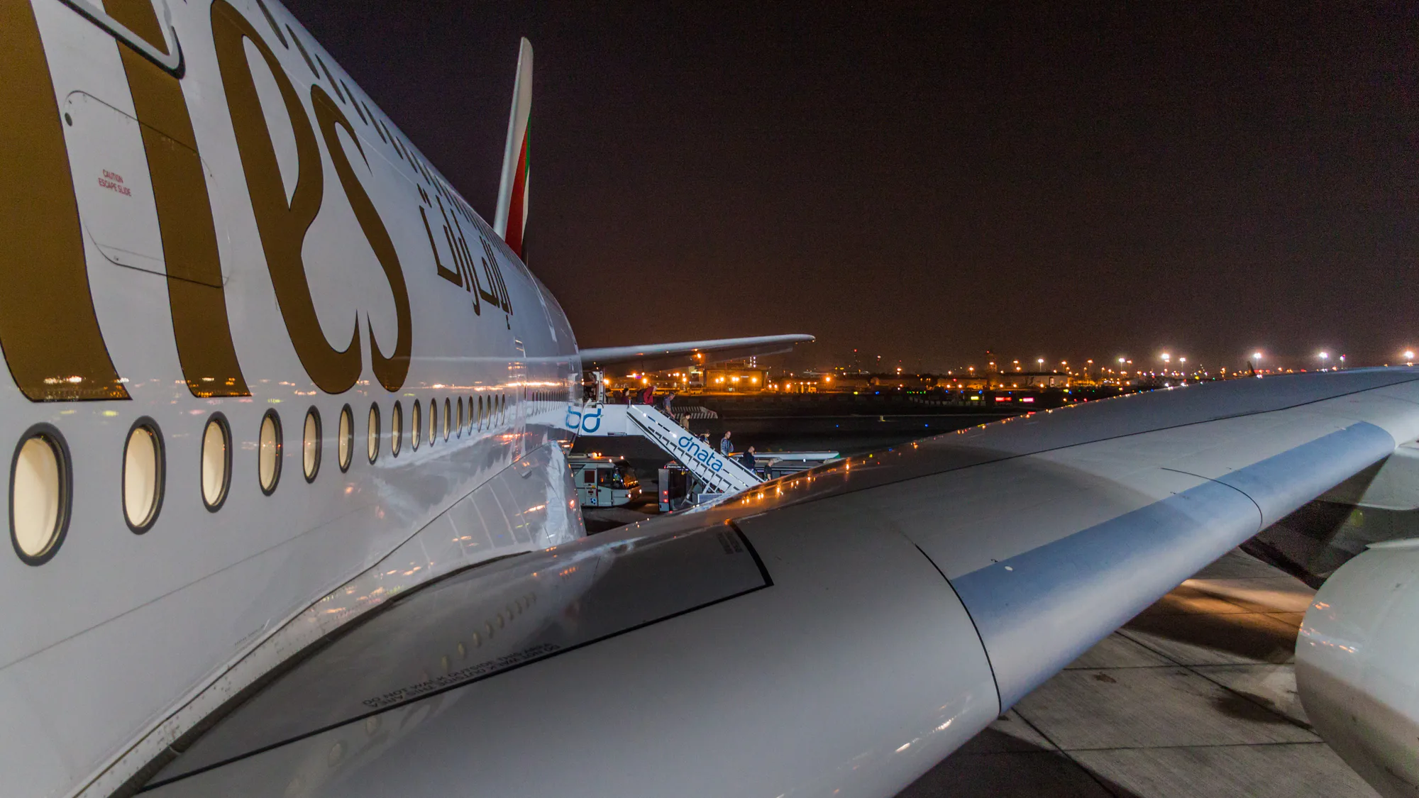 Emirates Uçağı Şanghay'e İnemedi: 373 Yolcu Gece Boyunca Havada Kaldı Emirates Uçağı Şanghay'e İnemedi: 373 Yolcu Gece Boyunca Havada Kaldı