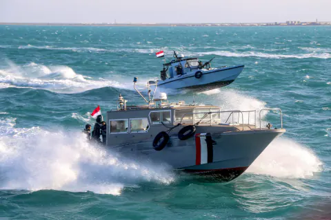 Aden Körfezi'nde Gerilim: Husi Botları Tankere Yaklaştı