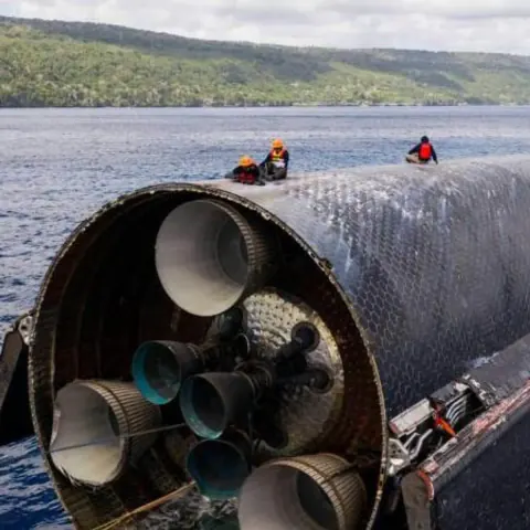 SpaceX, Hint Okyanusu'na iniş yapan Starship'i tarihi bir operasyonla kurtardı: Starbase'e yola çıktı