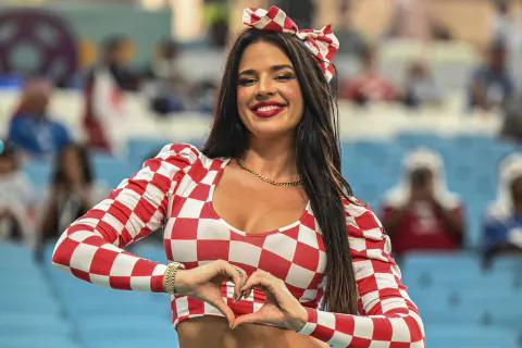 Ivana Knoll Kimdir? Hırvatistan'ın Tanınmış Fenomeninin Başarı Hikayesi