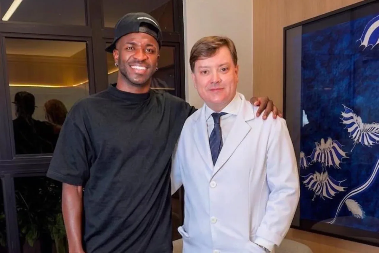Vinicius Junior'den Sürpriz Değişim: Estetik Operasyon Detayları Belli Oldu Vinicius Junior'den Sürpriz Değişim: Estetik Operasyon Detayları Belli Oldu