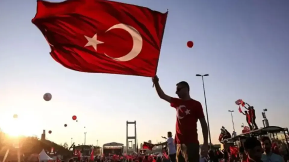 15 Temmuz 2026 Resmi Tatil mi? Yarım Gün Uygulaması Var mı? görseli