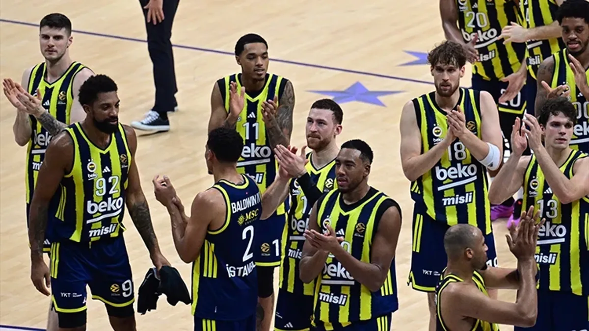 Fenerbah Beko'da Ayrılık Rüzgarı: Bonzie Colson ve Metecan Birsen Veda Etti Fenerbah Beko'da Ayrılık Rüzgarı: Bonzie Colson ve Metecan Birsen Veda Etti