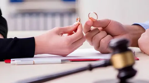 Yargıtay'dan Emsal Boşanma Kararı: 'Seninle Evlendiğime Pişmanım' Sözü Şiddet Sayıldı