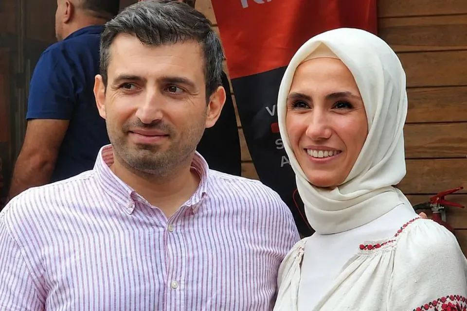Sümeyye Erdoğan Bayraktar'dan Duygusal Paylaşım: Kızı Güzide ile İlk Anlar görseli