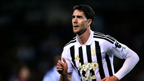 Beşiktaş'ta Dusan Vlahovic Operasyonu: Serdal Adalı Devrede Beşiktaş'ta Dusan Vlahovic Operasyonu: Serdal Adalı Devrede