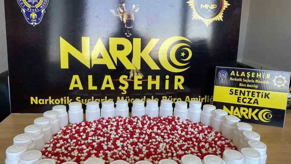 Manisa'da Sentetik Ecza Operasyonu: 1.803 Hap Ele Geçirildi görseli