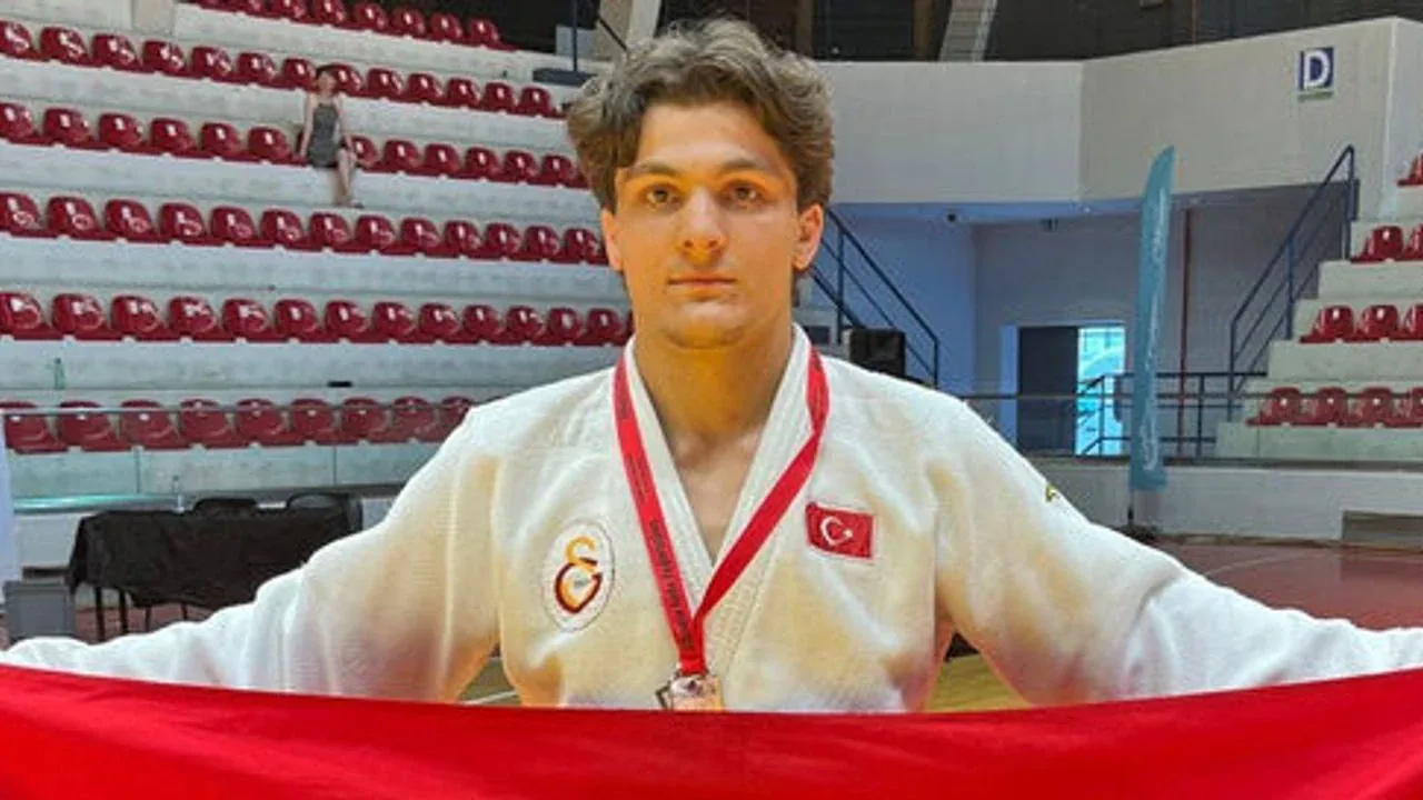 Milli Judocu Burak Ergün Balkan Şampiyonası'nda Bronz Madalya Kazandı Milli Judocu Burak Ergün Balkan Şampiyonası'nda Bronz Madalya Kazandı