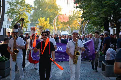 Yalova'da 3. Aronya Festivali Açıldı: Vali "Sanayiye Entegrasyon" Hedefini Koydu