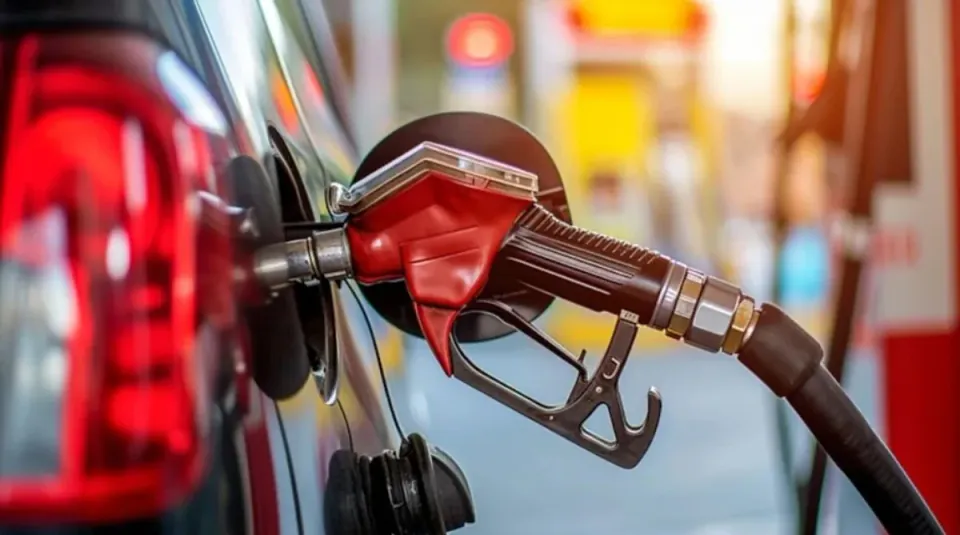 Motorin Fiyatlarına Yeni Zam: Burdur'da Güncel Litre Fiyatı Belirlendi görseli