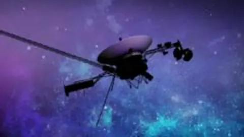 Voyager 1'in İnanılmaz Yolculuğu: Uzayın En Derin Noktasındaki Mesajlar