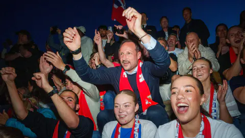 Norveç Veliaht Prensi Haakon: Modern Monarşi ve Ailevi Mücadeleler
